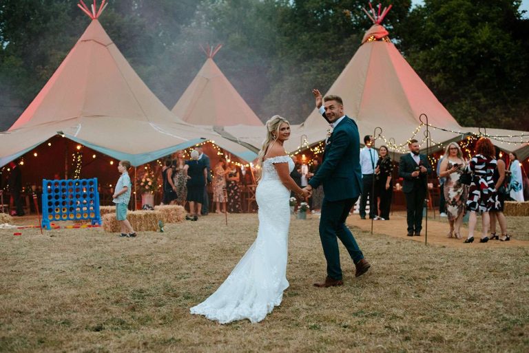 How to plan a tipi wedding