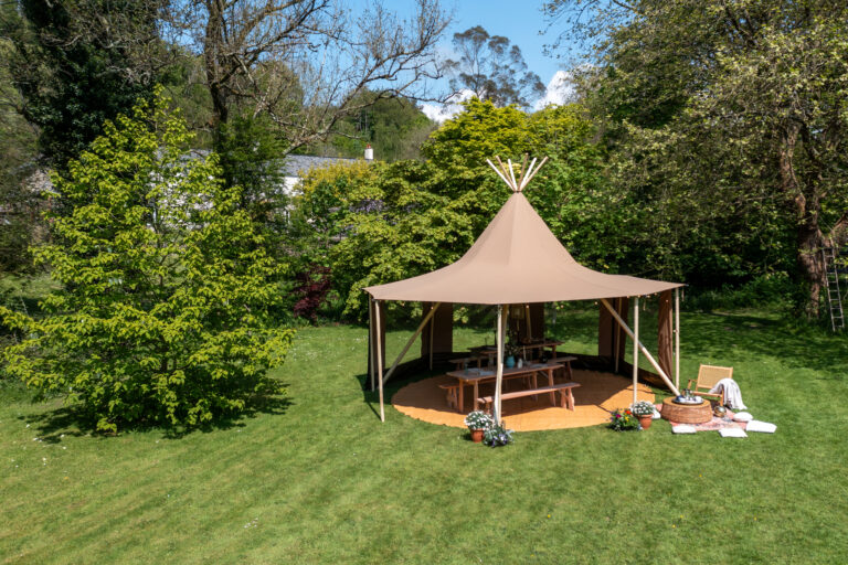 Nimbus Pod small marquee